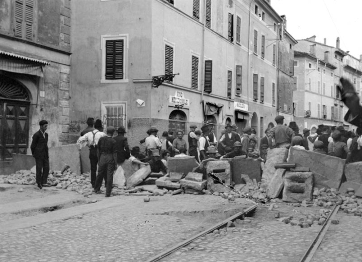 Barricate Parma